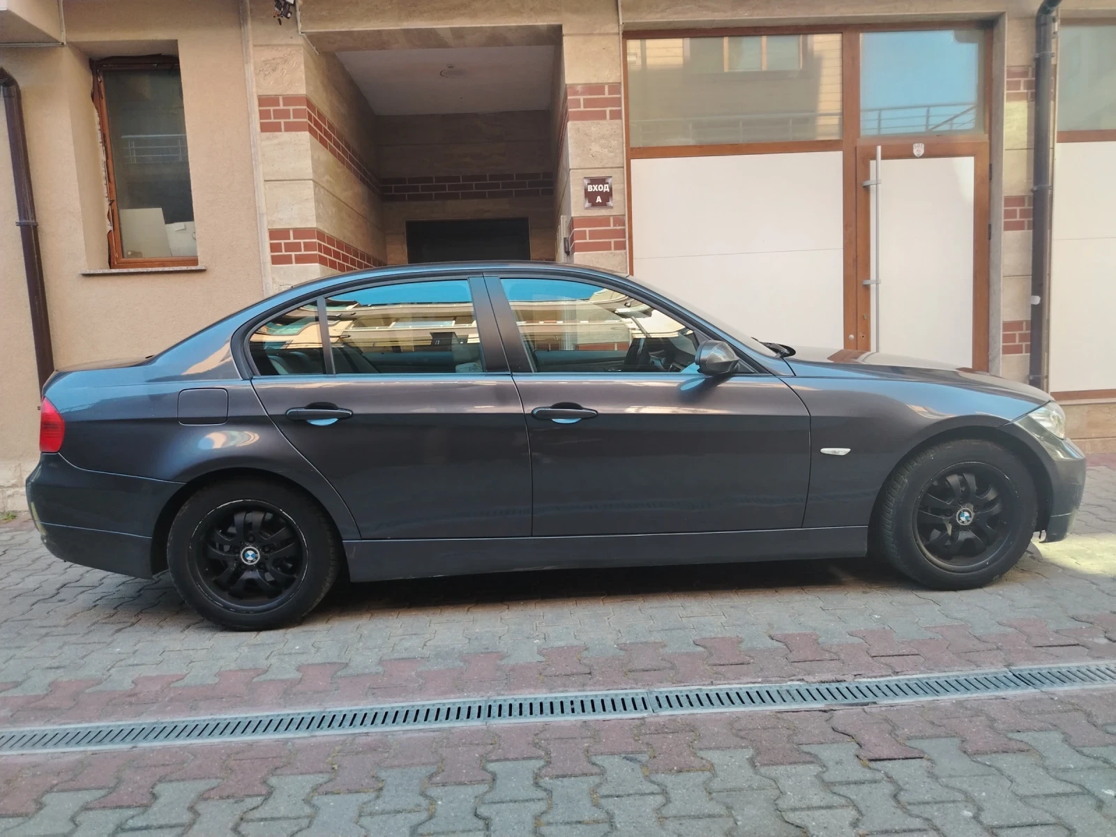 BMW 318 E90, снимка 4 - Автомобили и джипове - 55102635