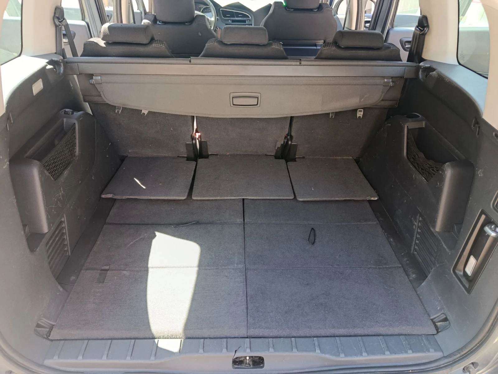 Peugeot 5008 1.6HDI 112k 5 места Ръчка, снимка 16 - Автомобили и джипове - 55504652