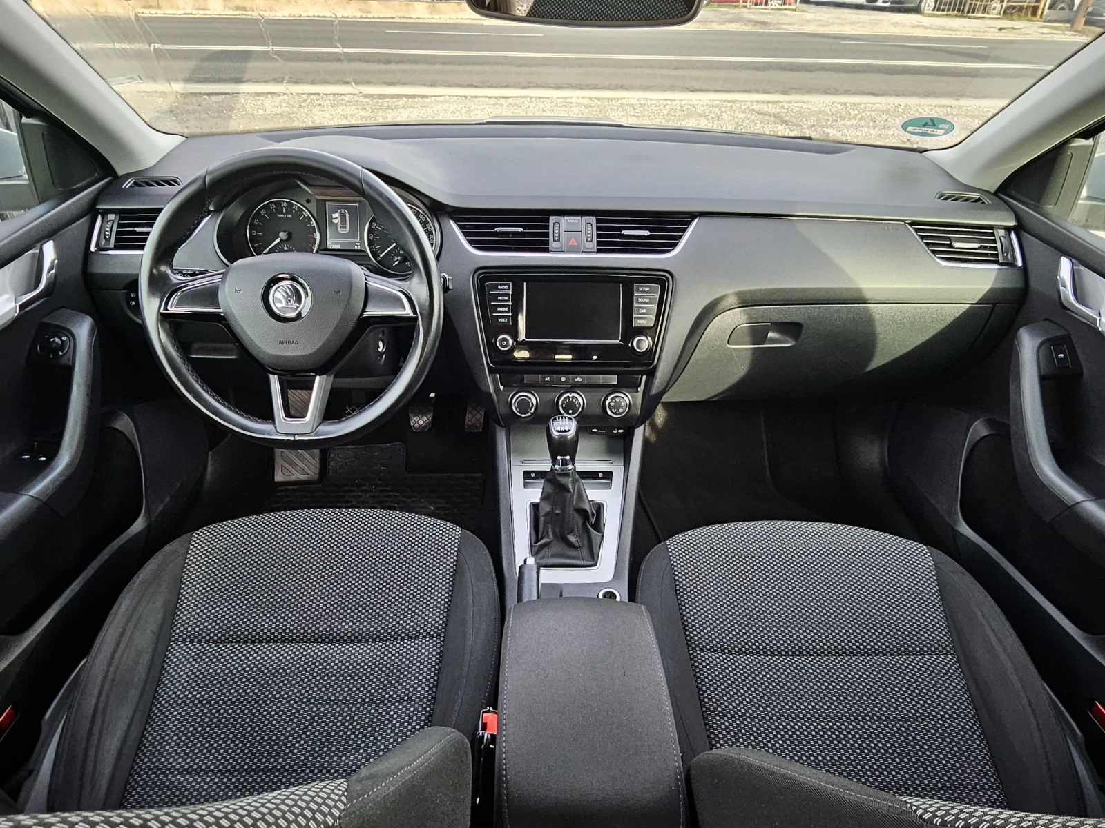 Skoda Octavia 1.6tdi 4x4, снимка 10 - Автомобили и джипове - 56185778