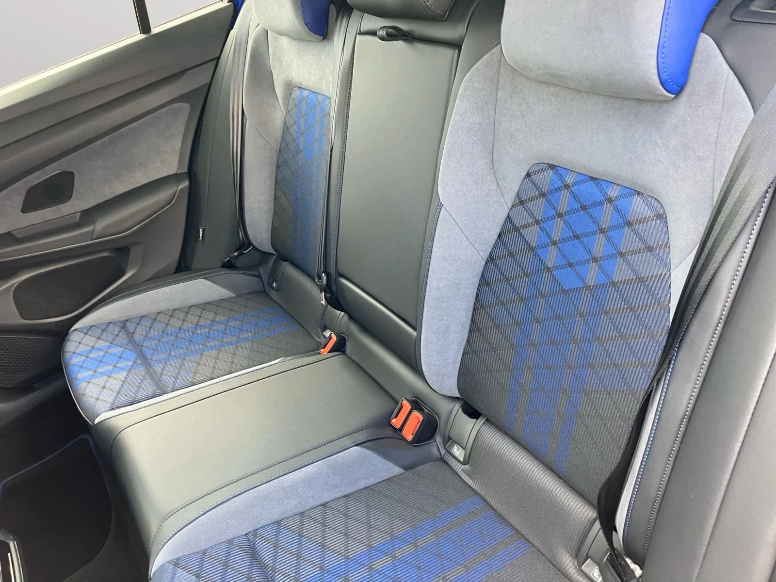 VW Golf R* AKRAPOVIC* H&K* HEAD-UP* CAM* DISTR*  | Mobile.bg � ����������� 7