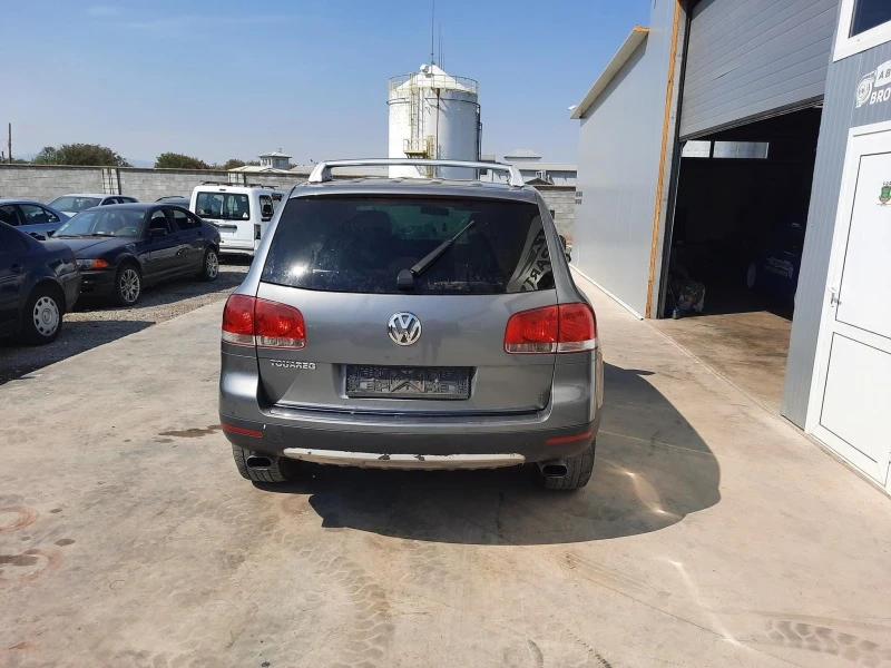 VW Touareg, снимка 3 - Автомобили и джипове - 45090164