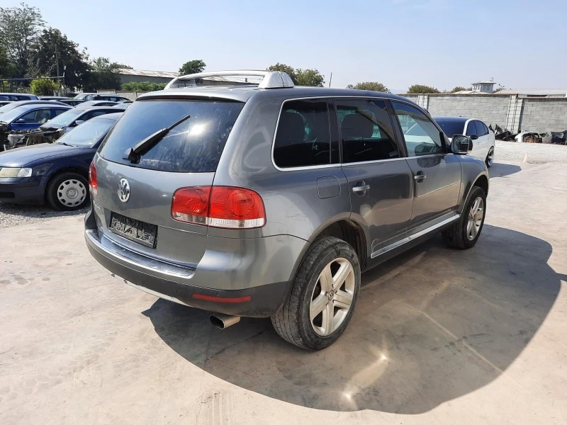 VW Touareg, снимка 2 - Автомобили и джипове - 45090164