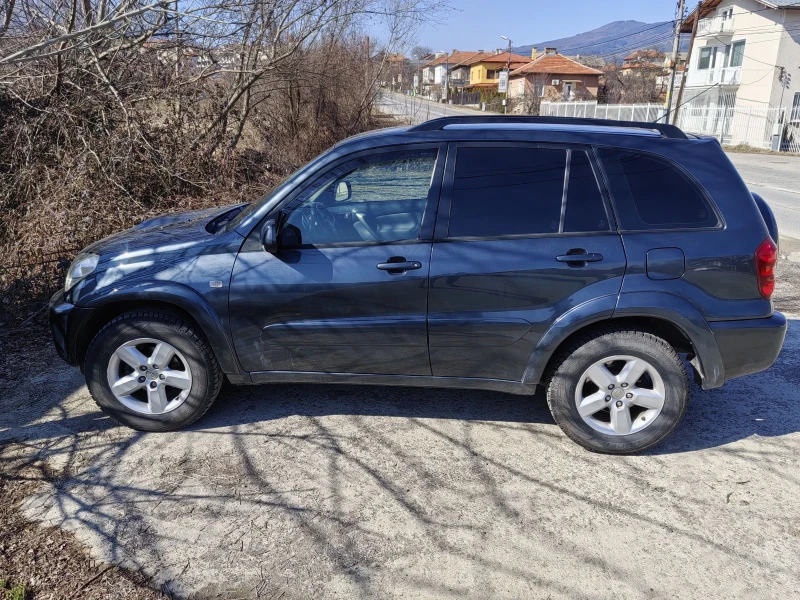 Toyota Rav4 2.0 D4D, снимка 8 - Автомобили и джипове - 49358272