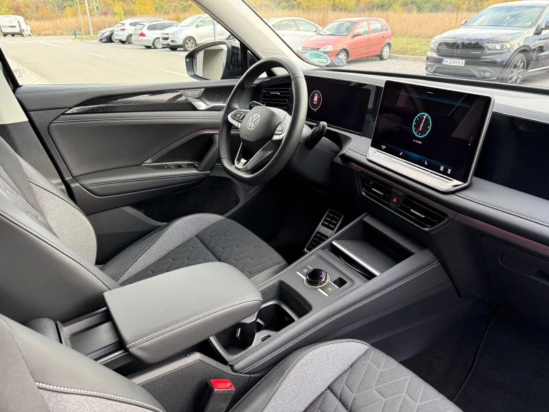 VW Tiguan Гаранция* ACC* 360* LED* IQ DRIVE* GOAL, снимка 10 - Автомобили и джипове - 52143205