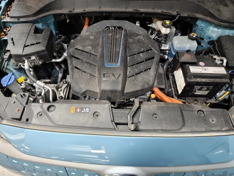 Hyundai Kona 64KWh* SOH 99.7%* BLUE LINK* DISTRONIC* Tермопомпа, снимка 15 - Автомобили и джипове - 53124523