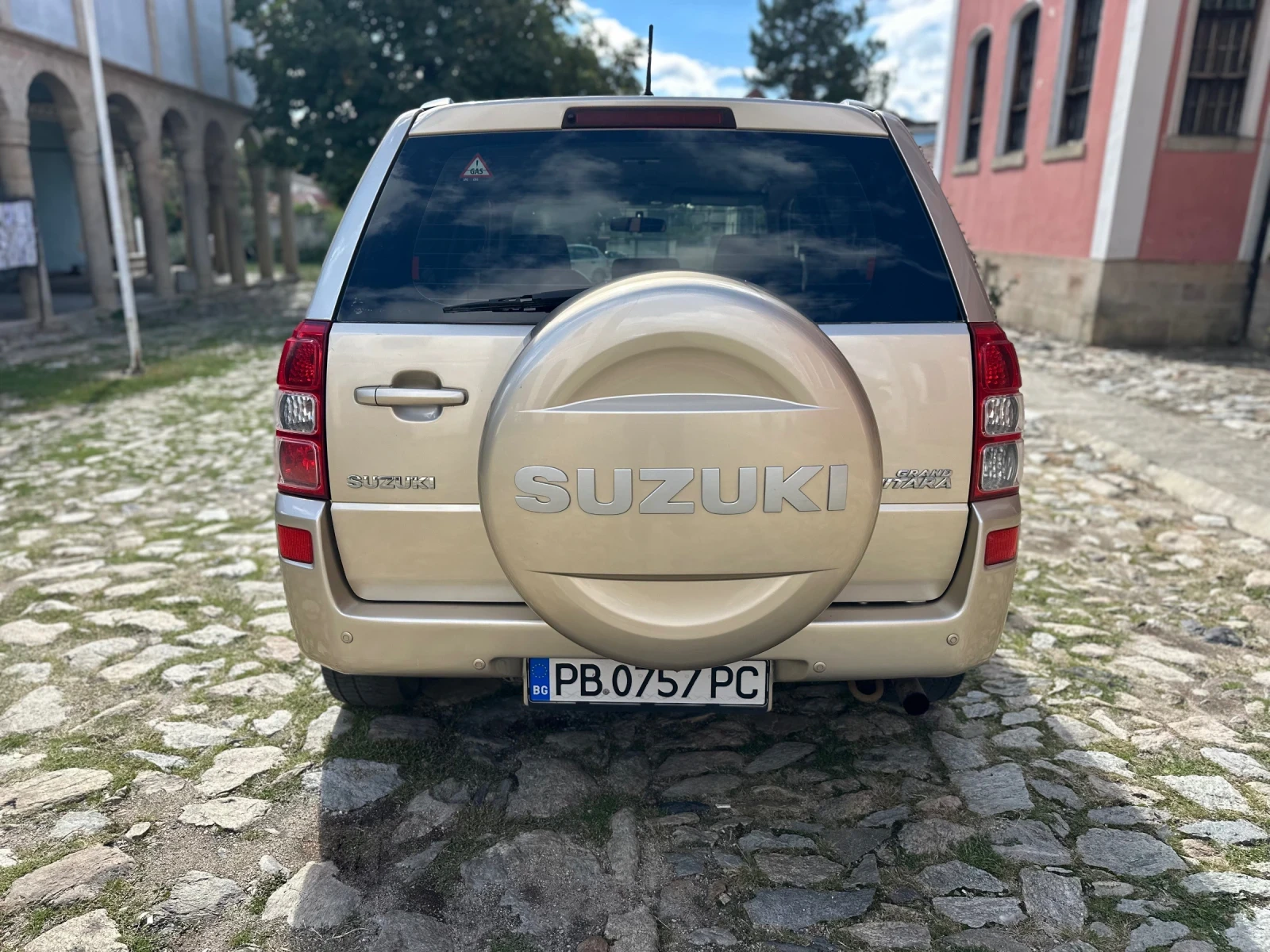 Suzuki Grand vitara 2.0/ГАЗОВ ИНЖ/АВТОМАТИК/4Х4 - изображение 4