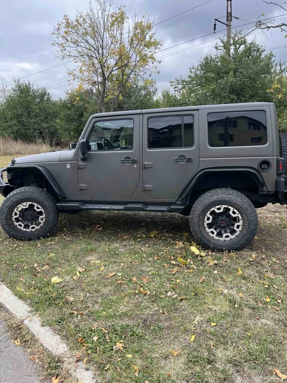 Jeep Wrangler Sahara - изображение 2