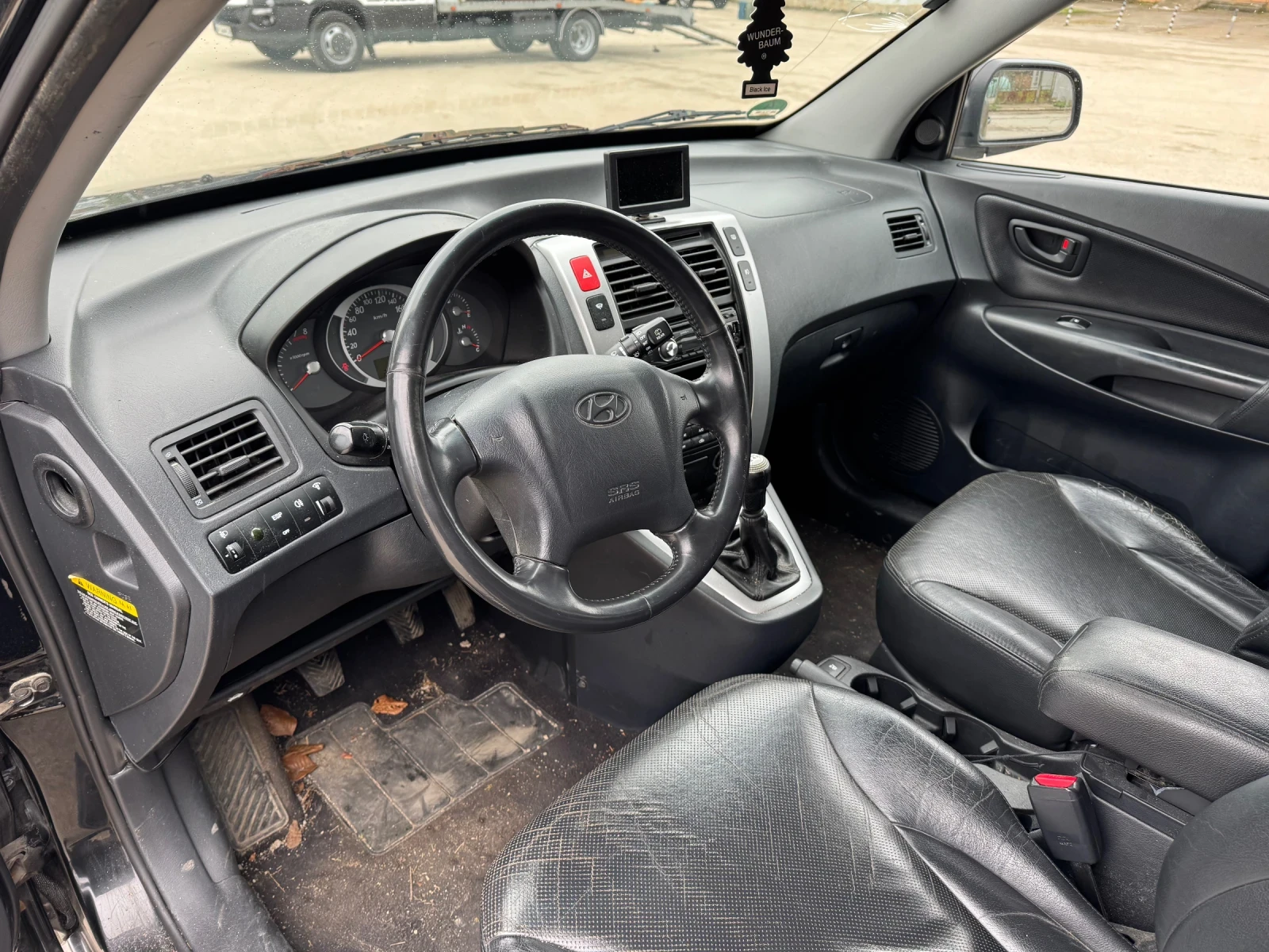 Hyundai Tucson 2.0i* Климатроник* , снимка 8 - Автомобили и джипове - 53951512