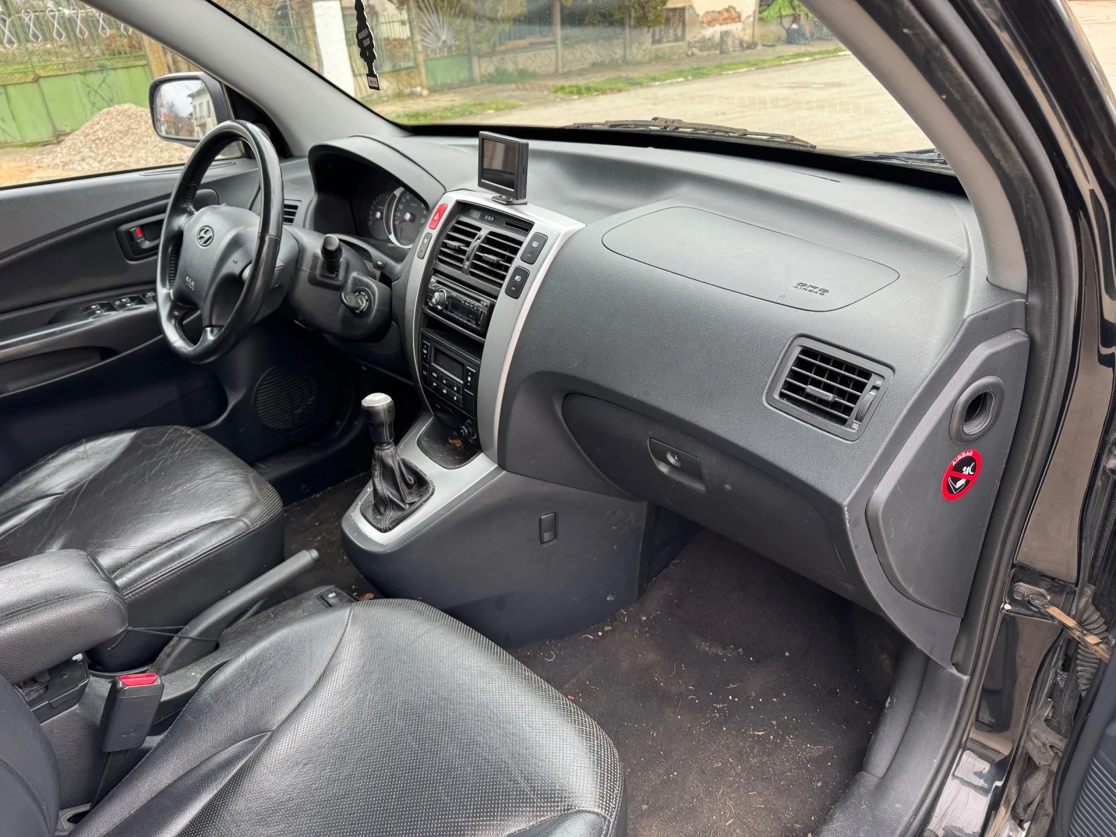 Hyundai Tucson 2.0i* Климатроник* , снимка 9 - Автомобили и джипове - 53951512