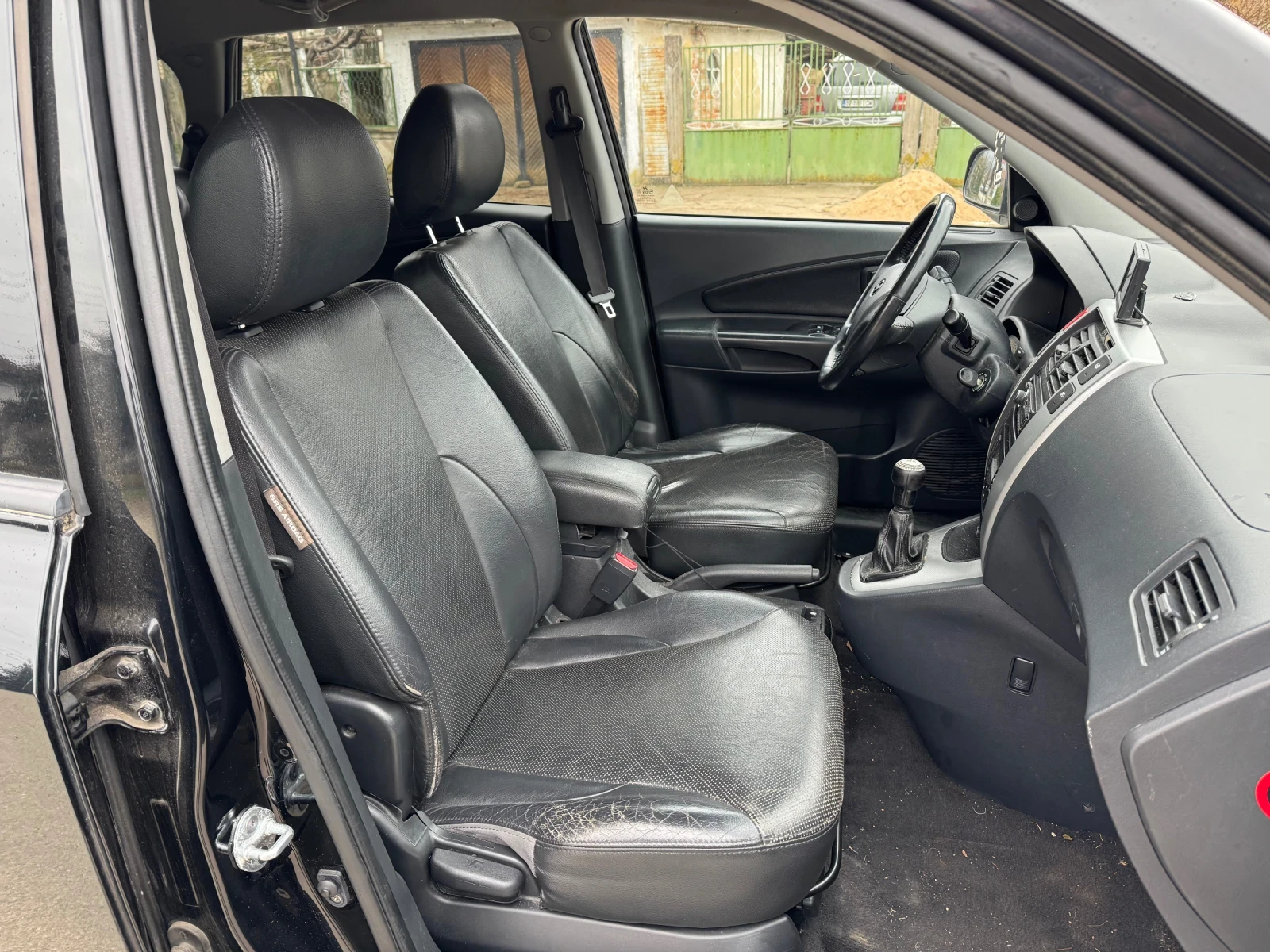 Hyundai Tucson 2.0i* Климатроник* , снимка 10 - Автомобили и джипове - 53951512