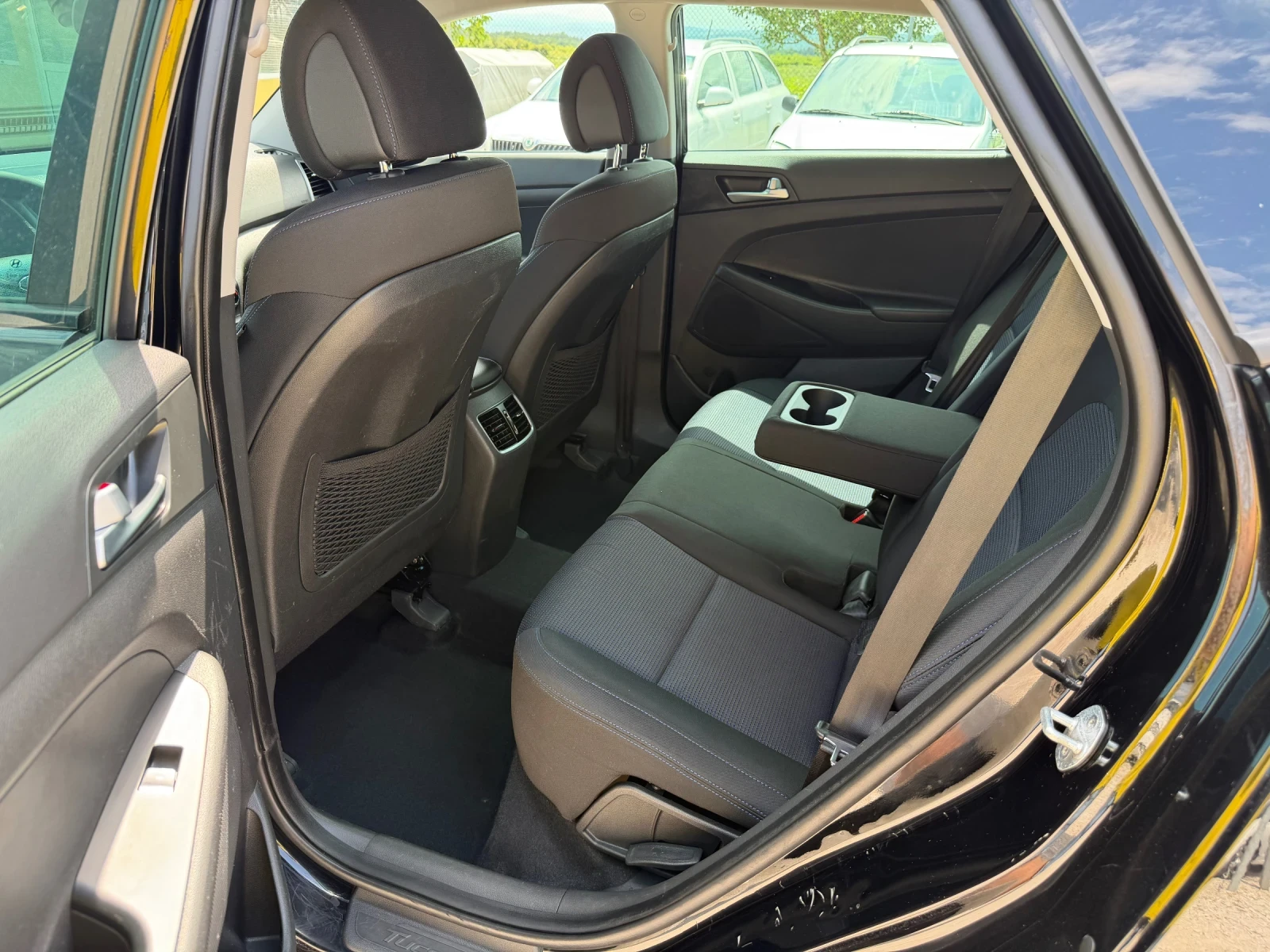 Hyundai Tucson 1.7/116кс 2WD EVRO6 150000км Сервизни документи, снимка 10 - Автомобили и джипове - 54808139