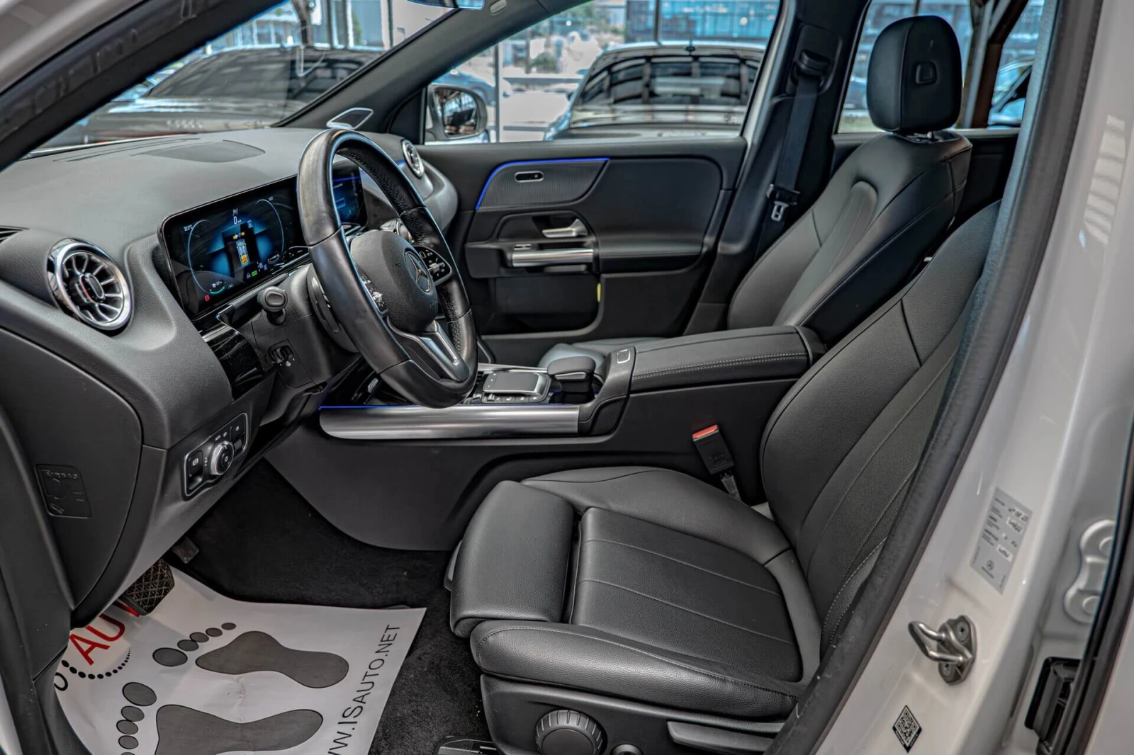 Mercedes-Benz EQA 250/Burmester/Камера 360/Lane Assist/Blind Assist/, снимка 10 - Автомобили и джипове - 55078811