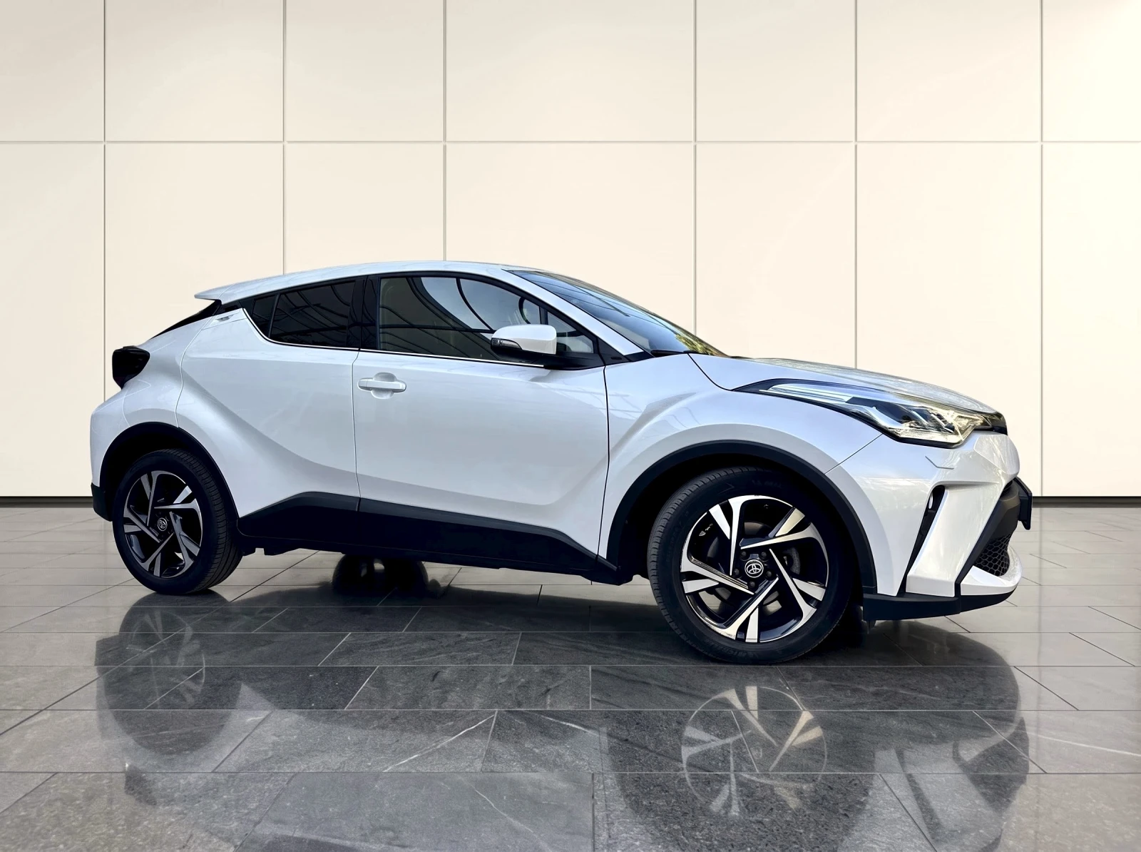 Toyota C-HR Лизинг: 290 евро / месец, снимка 2 - Автомобили и джипове - 55534117