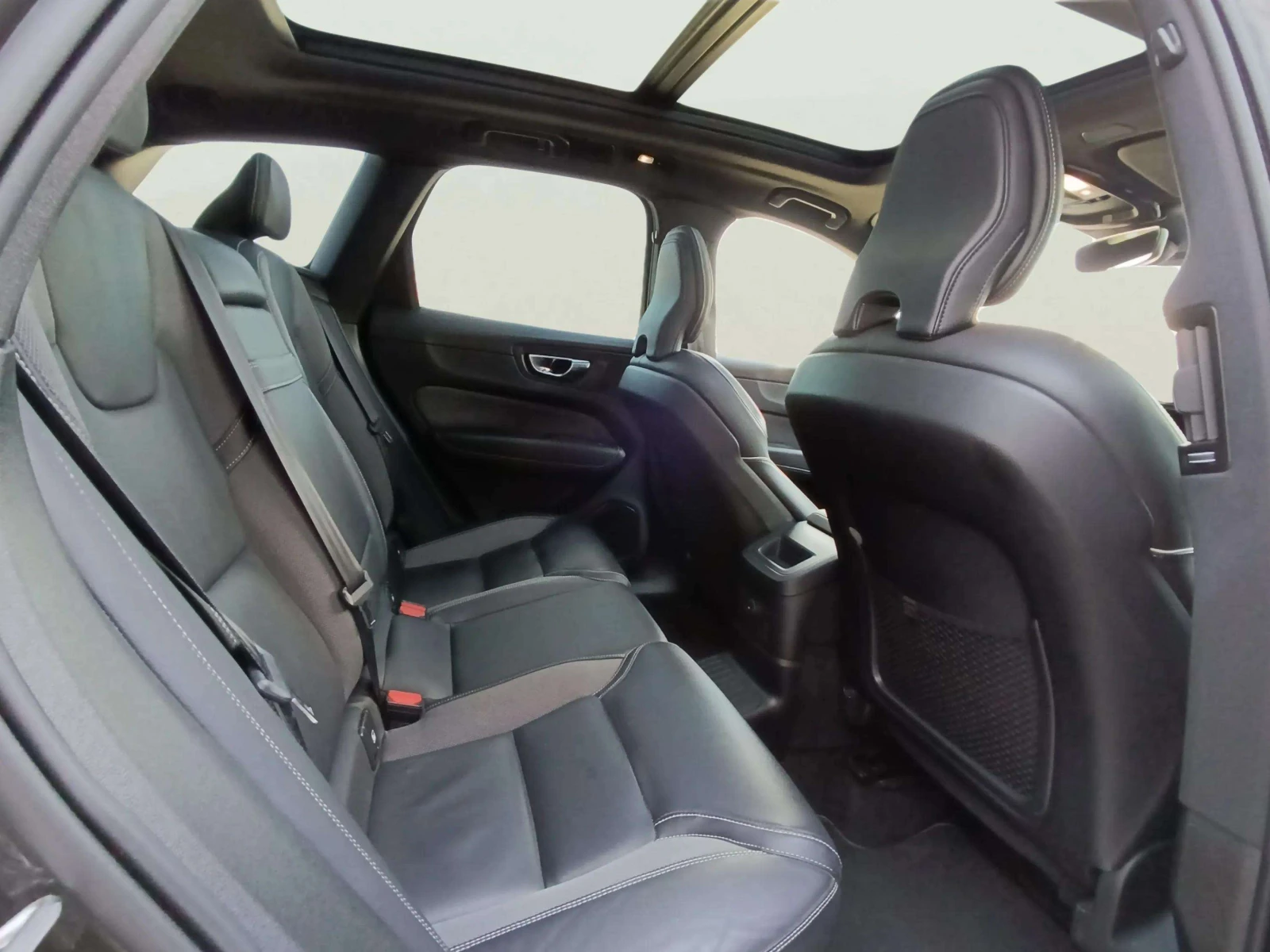 Volvo XC60 2.0 T6, снимка 10 - Автомобили и джипове - 55608104