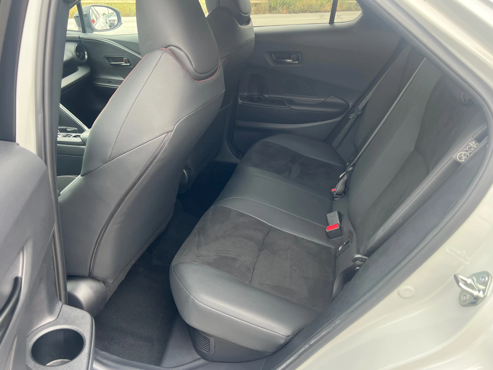 Toyota C-HR GR SPORT AWD 2.0 HYBRID GERMANY, снимка 15 - Автомобили и джипове - 56083418