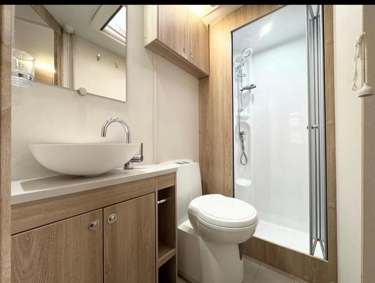 Каравана Eldis Avante 840, снимка 2 - Каравани и кемпери - 53915647