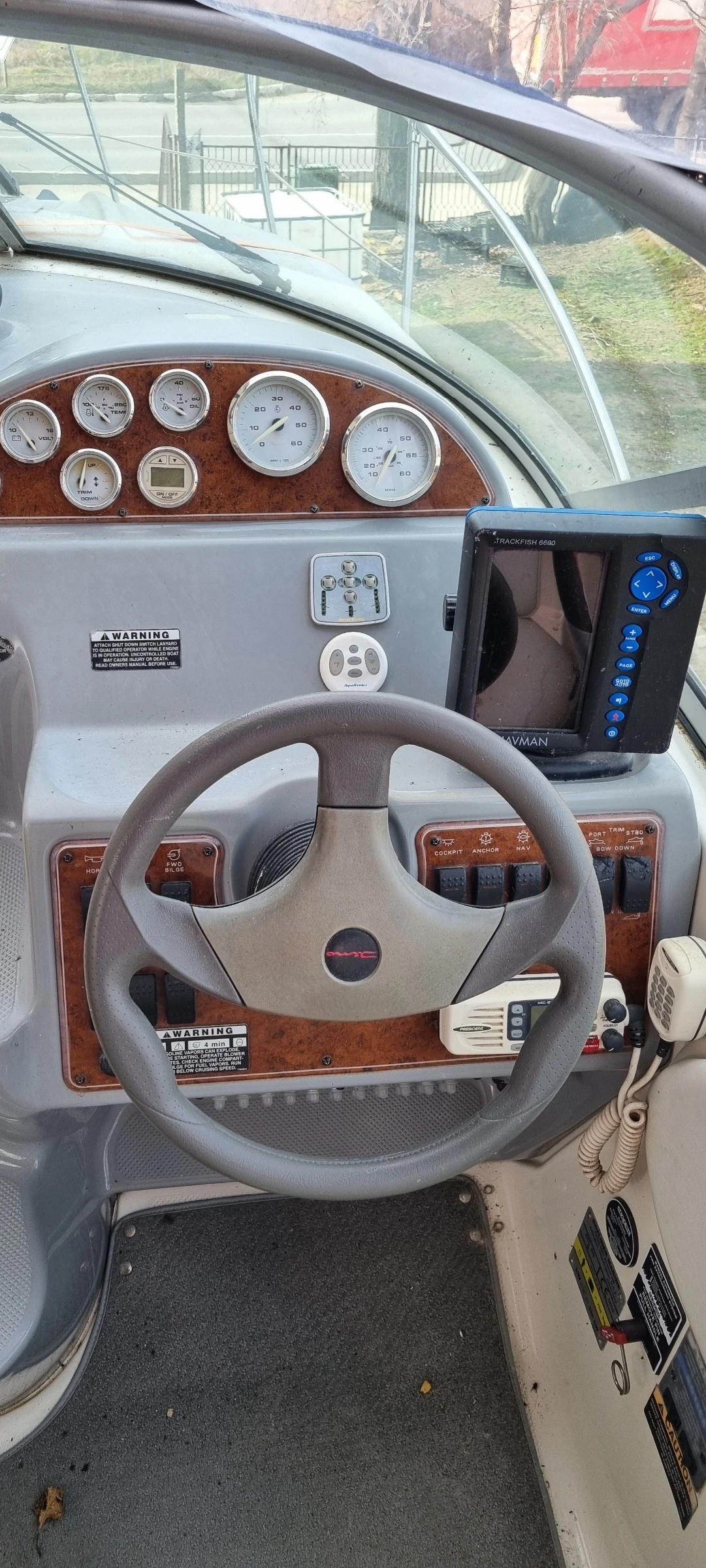 Моторна яхта Bayliner 245 sb, снимка 11 - Воден транспорт - 54938165