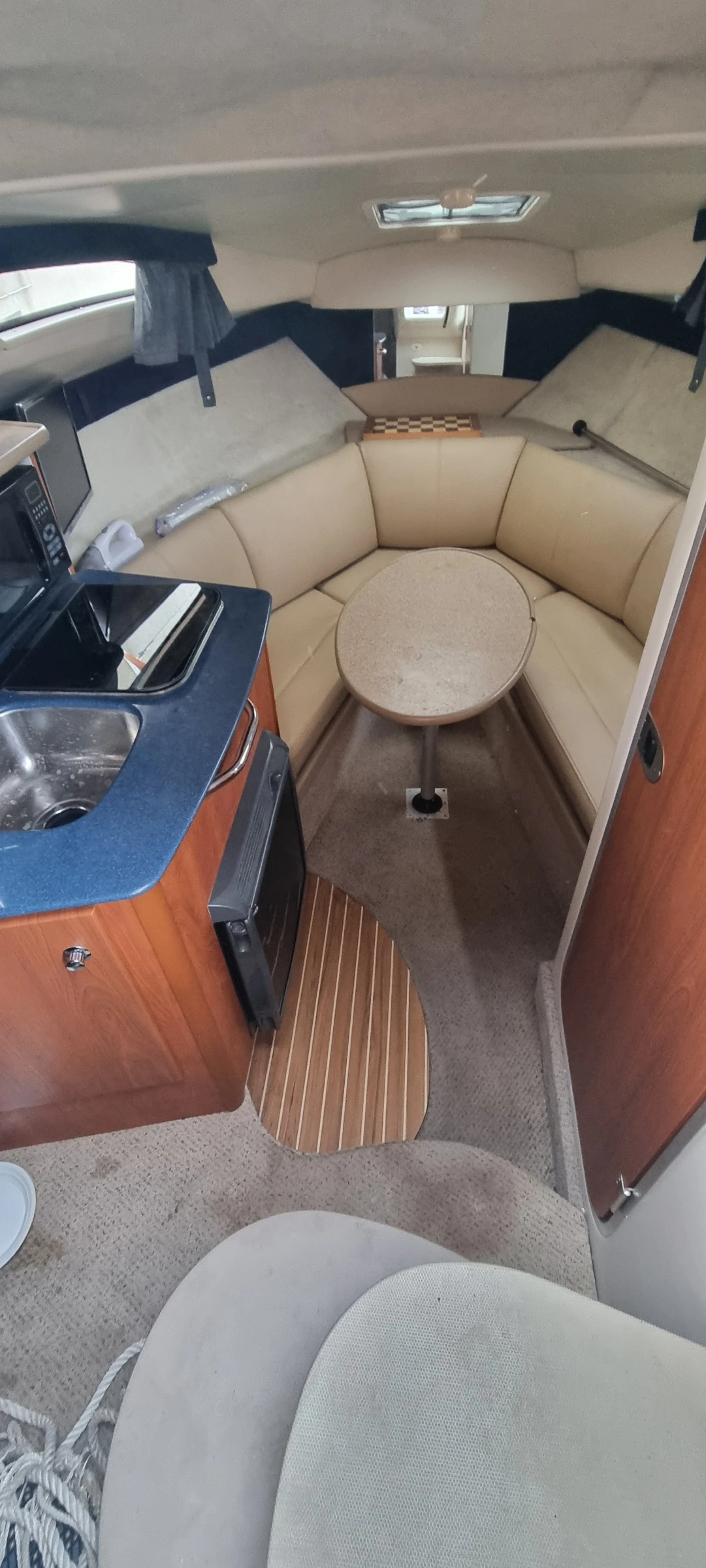 Моторна яхта Bayliner 245 sb, снимка 10 - Воден транспорт - 54938165