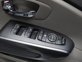 Kia Carnival 9-Seater Luxury, снимка 16