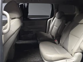 Kia Carnival 9-Seater Luxury, снимка 11
