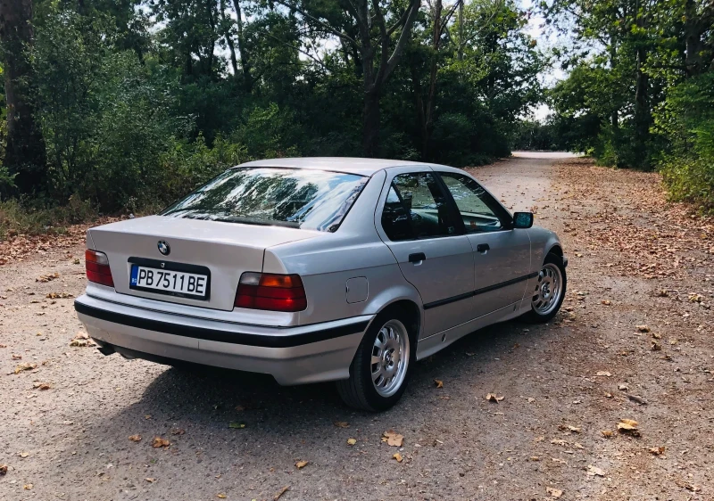 BMW 318  115k 1991г ТОП Без точка ръжда, снимка 10 - Автомобили и джипове - 46840215