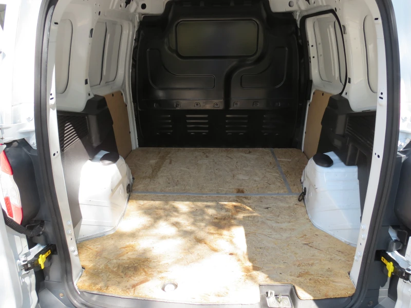 Ford Courier 1.5 TDCi 100PS, снимка 10 - Автомобили и джипове - 51901323