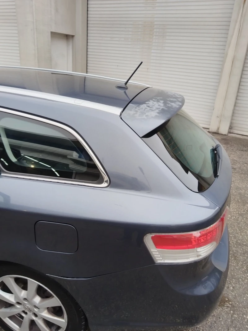 Toyota Avensis 2.2 D4D, снимка 10 - Автомобили и джипове - 52516705