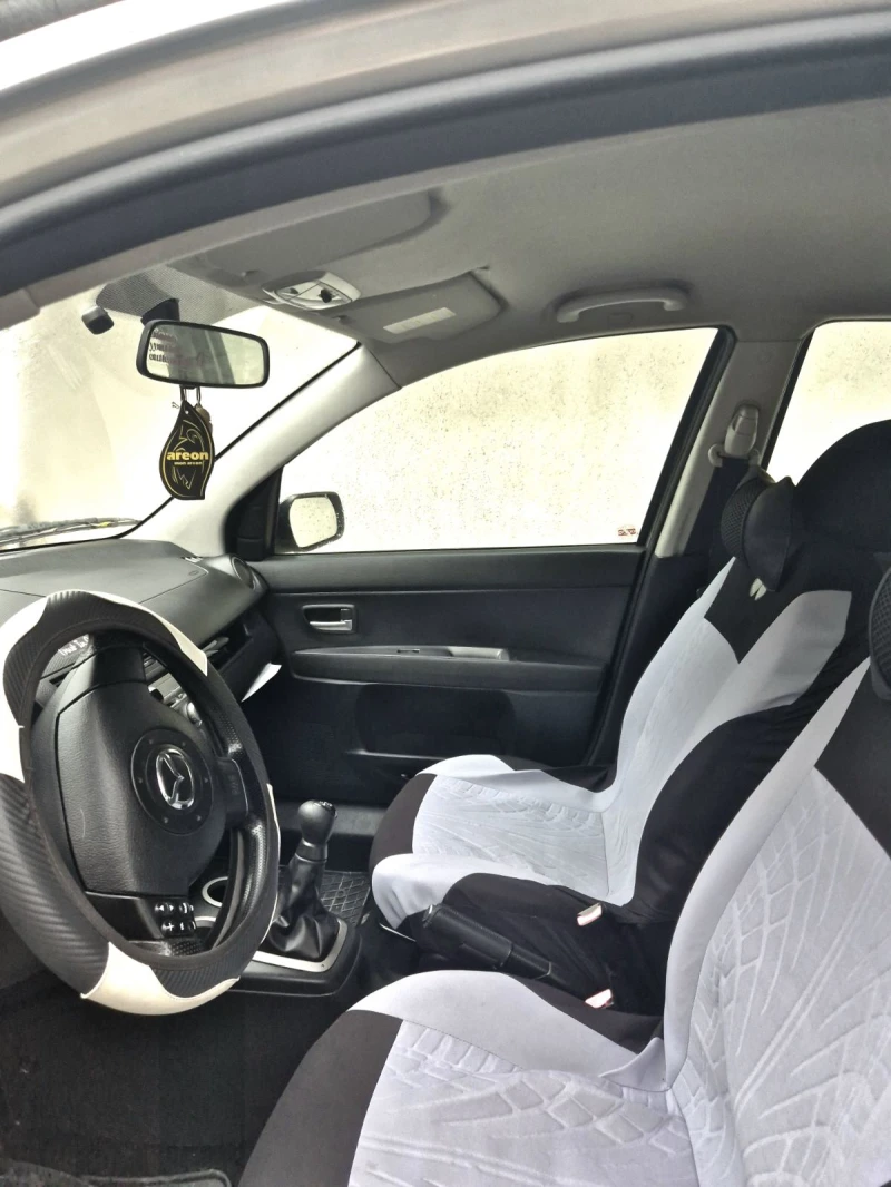 Mazda 2, снимка 4 - Автомобили и джипове - 52597381