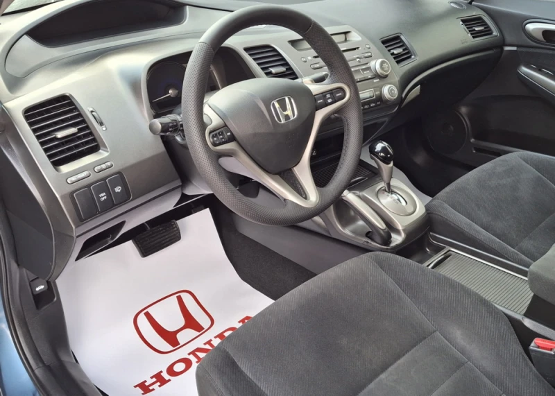 Honda Civic 1.8 i-VTEC Executive 16V AT, снимка 10 - Автомобили и джипове - 52708416