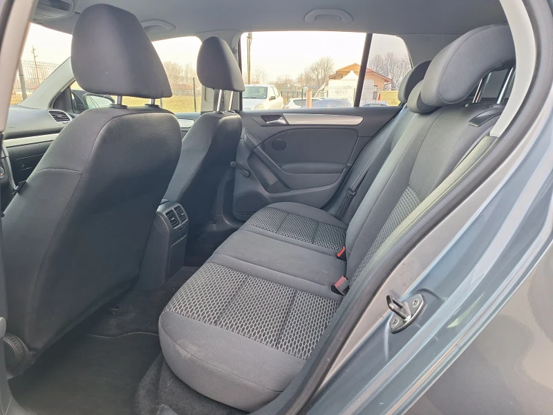 VW Golf 1.6tdi 105k.c, снимка 13 - Автомобили и джипове - 52885661