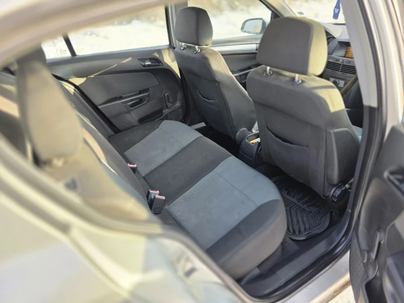 Opel Astra, снимка 7 - Автомобили и джипове - 52906135