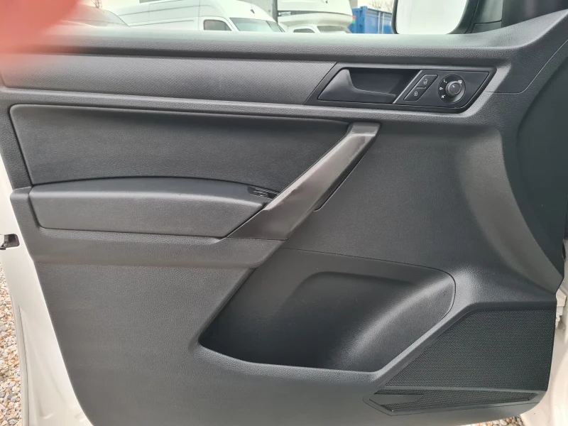 VW Caddy 2.0TDI euro 6x, снимка 8 - Автомобили и джипове - 53046564