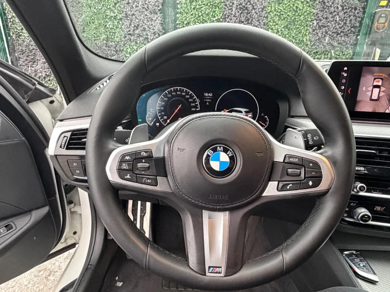 BMW 530 4х4/M-Sport/Led/Navi/Headup/Keyles/СОБСТВЕН ЛИЗИНГ, снимка 9 - Автомобили и джипове - 53352758
