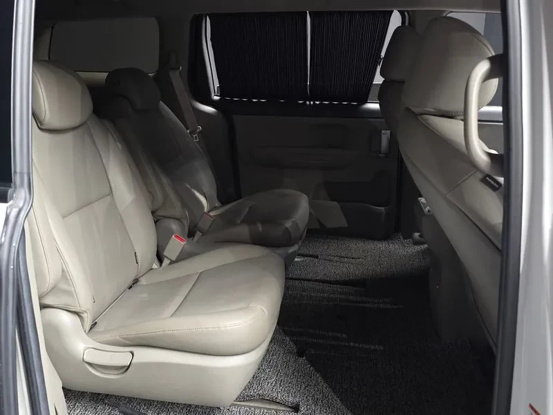 Kia Carnival 9-Seater Luxury, снимка 12 - Автомобили и джипове - 55642997