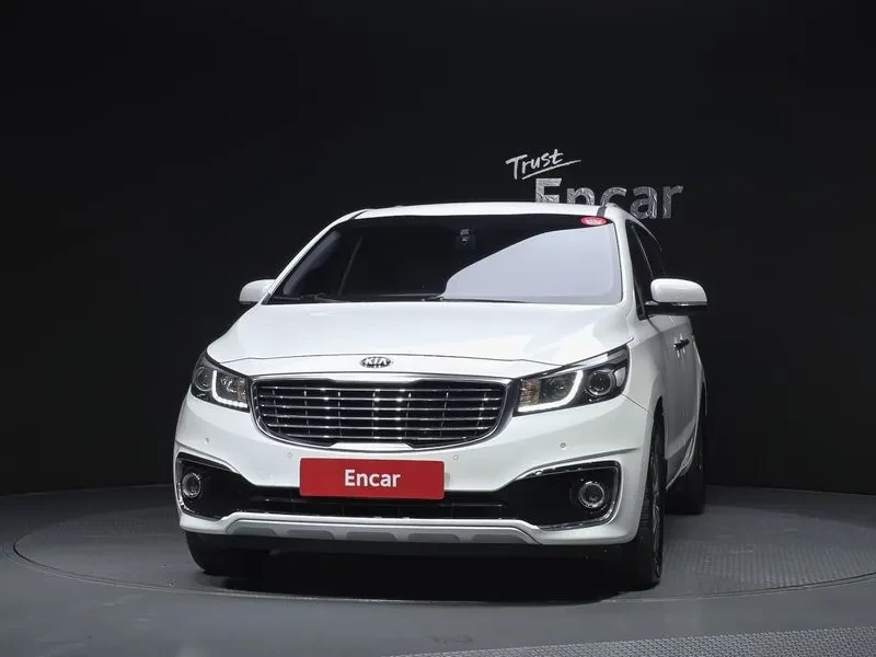Kia Carnival 9-Seater Luxury, снимка 3 - Автомобили и джипове - 55642997
