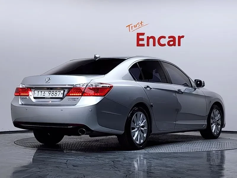 Honda Accord 2.4 9Th Generation, снимка 2 - Автомобили и джипове - 55920869