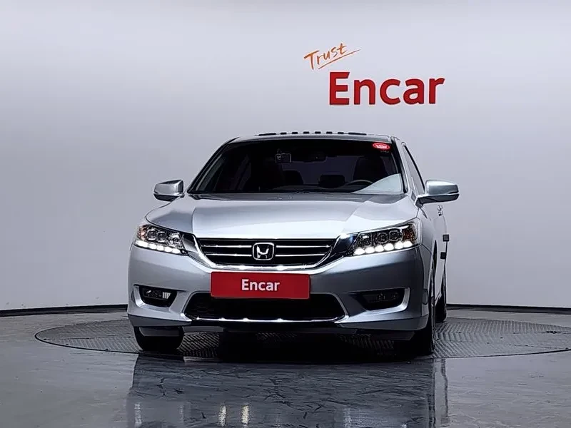 Honda Accord 2.4 9Th Generation, снимка 3 - Автомобили и джипове - 55920869