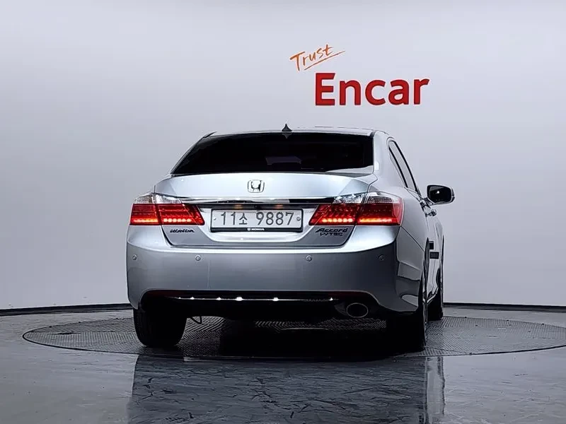 Honda Accord 2.4 9Th Generation, снимка 4 - Автомобили и джипове - 55920869