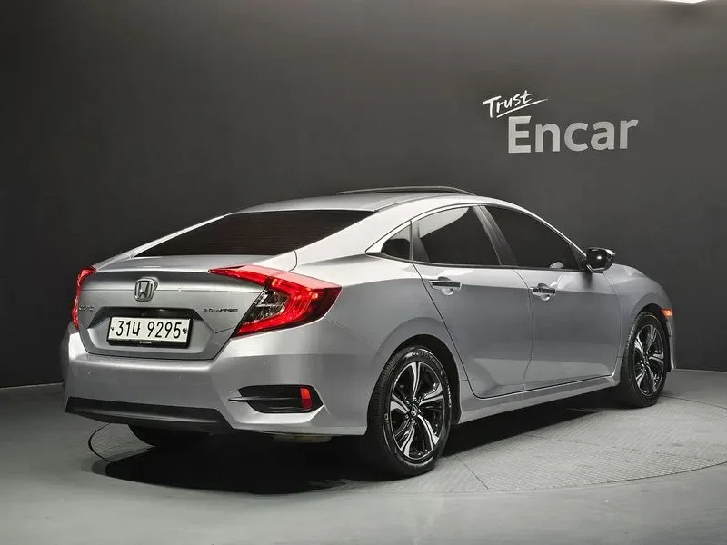 Honda Civic 2.0 10Th Generation, снимка 2 - Автомобили и джипове - 56354149