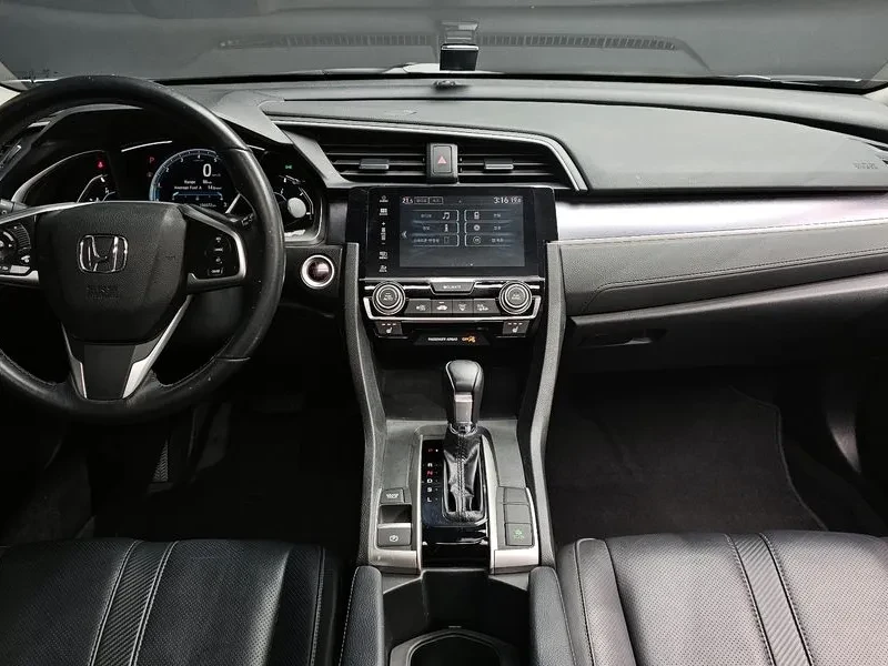 Honda Civic 2.0 10Th Generation, снимка 7 - Автомобили и джипове - 56354149