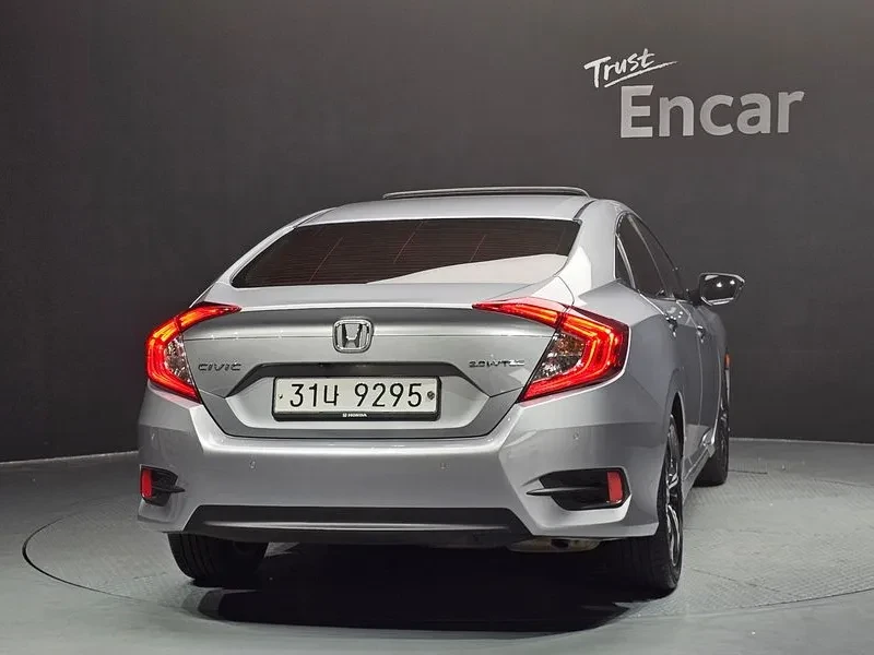 Honda Civic 2.0 10Th Generation, снимка 4 - Автомобили и джипове - 56354149