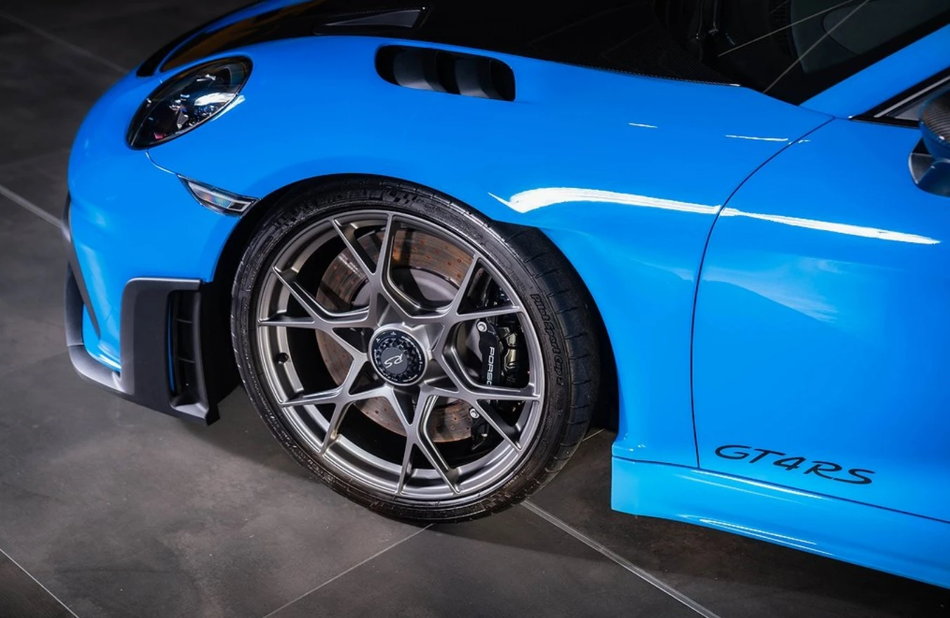 Porsche Cayman 718 GT4 RS Weissach Clubsport - изображение 6