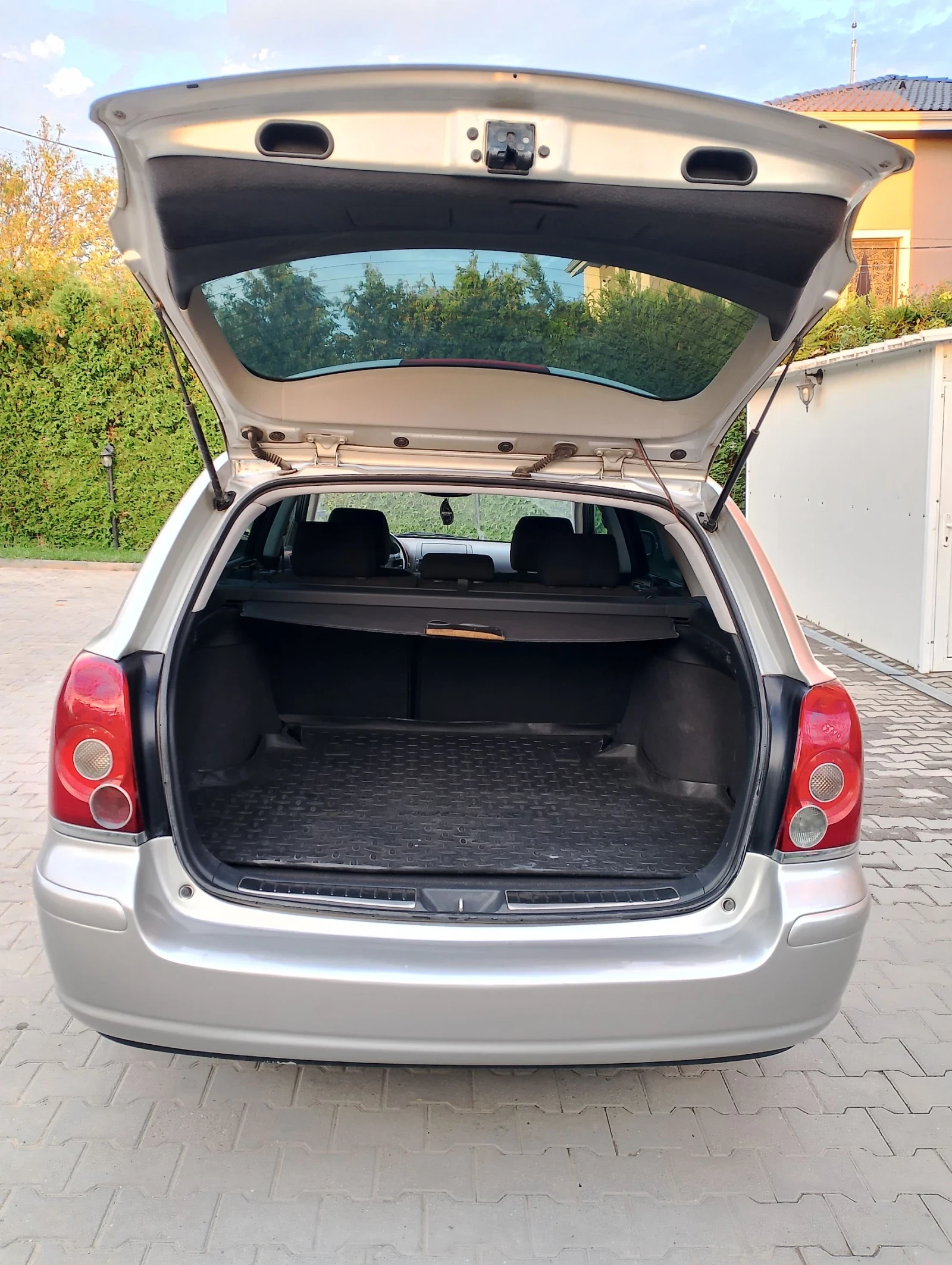Toyota Avensis 2.2 D4D diesel 150 к.с. - изображение 8