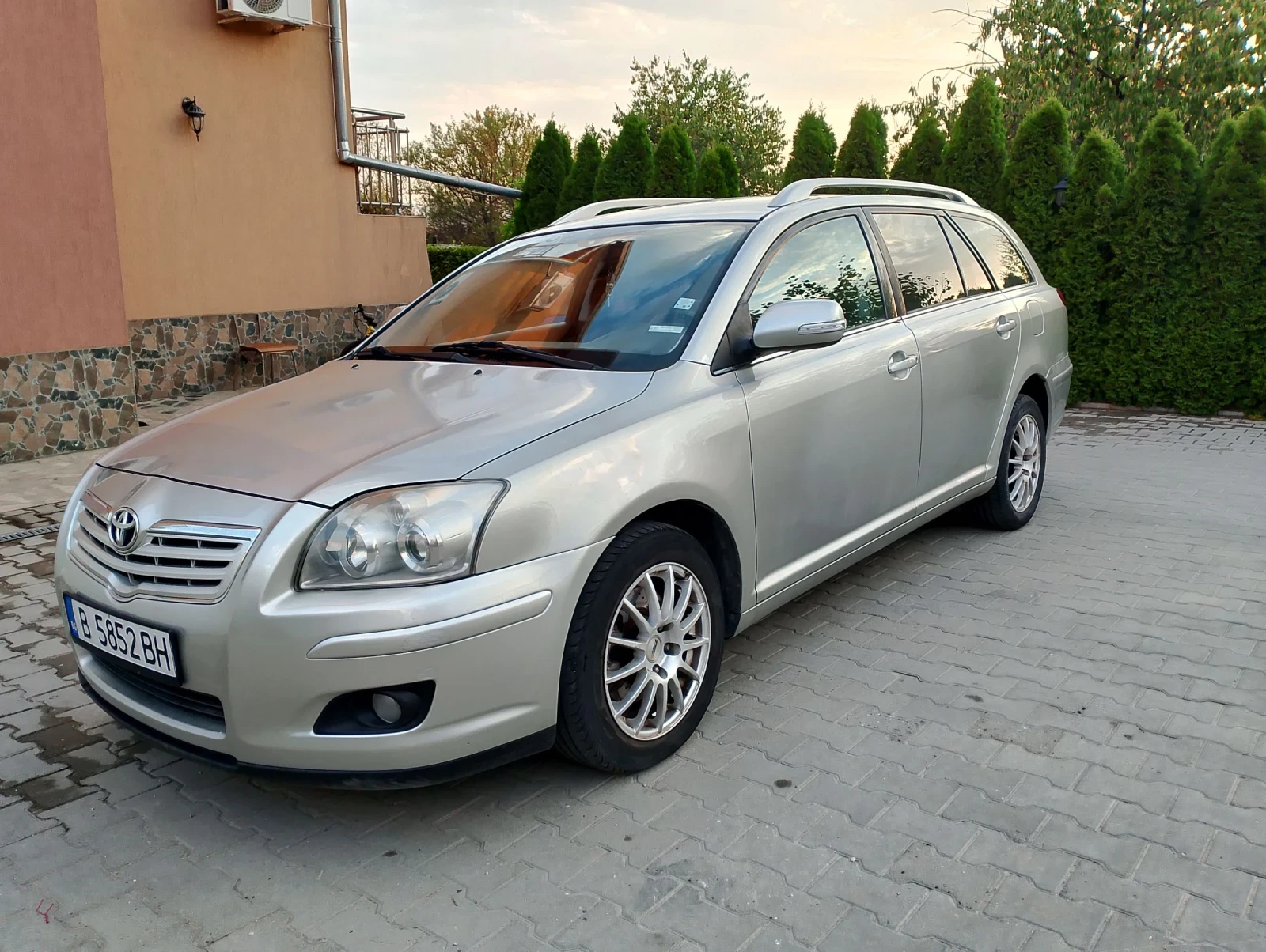 Toyota Avensis 2.2 D4D diesel 150 к.с. - изображение 2