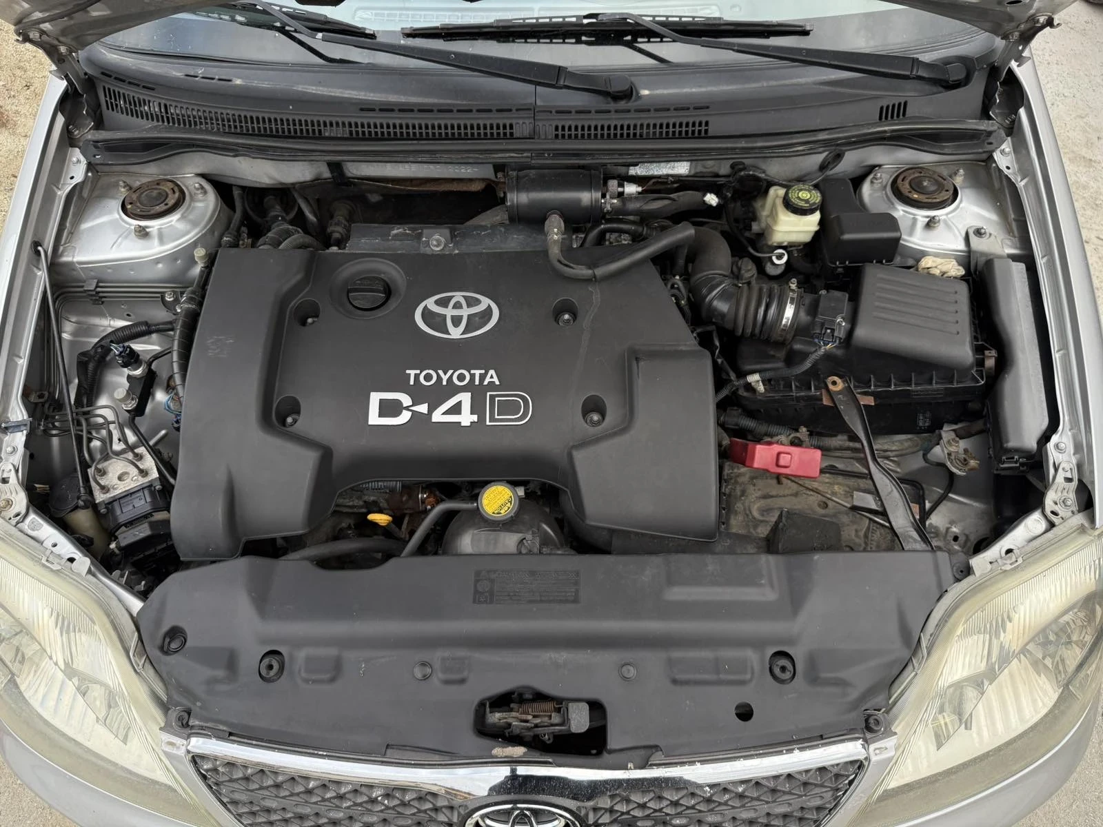 Toyota Corolla verso 2.0 D-4D - изображение 2