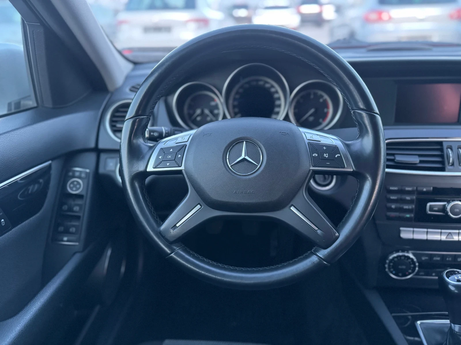 Mercedes-Benz C 200 Facelift, снимка 13 - Автомобили и джипове - 53736052