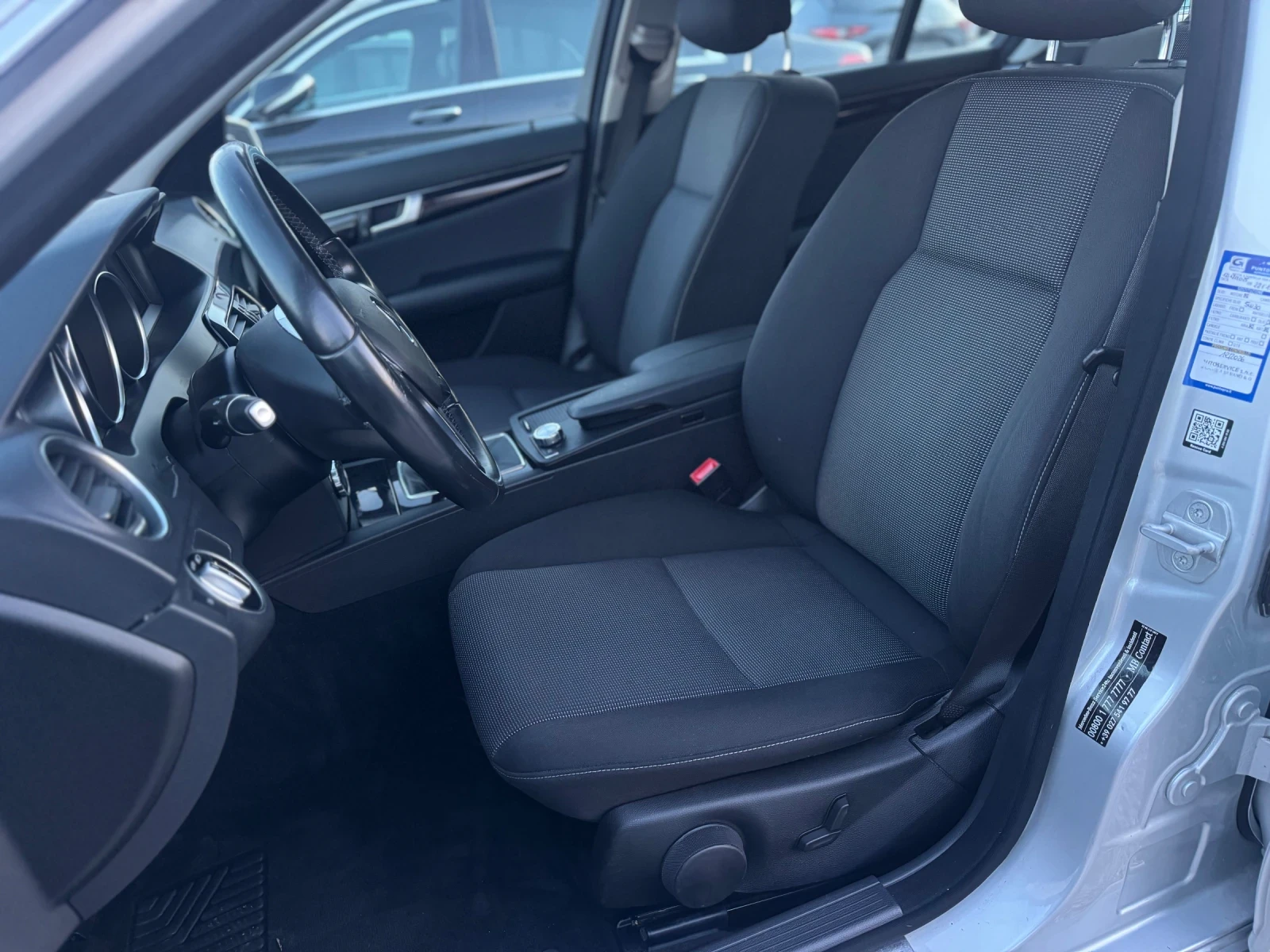 Mercedes-Benz C 200 Facelift, снимка 8 - Автомобили и джипове - 53736052