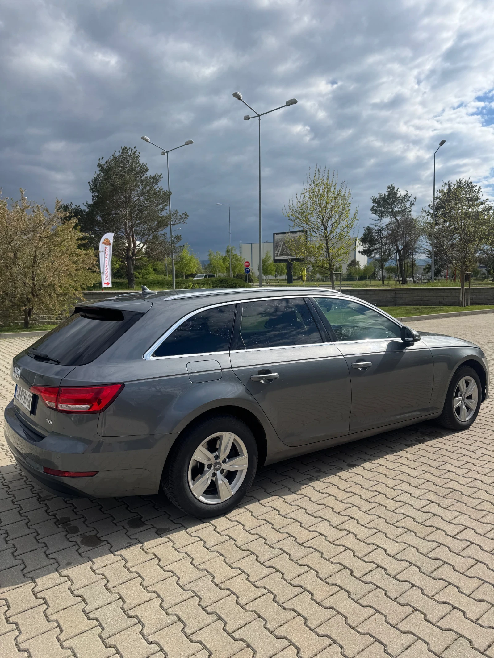 Audi A4 2.0 TDI, снимка 6 - Автомобили и джипове - 54381407