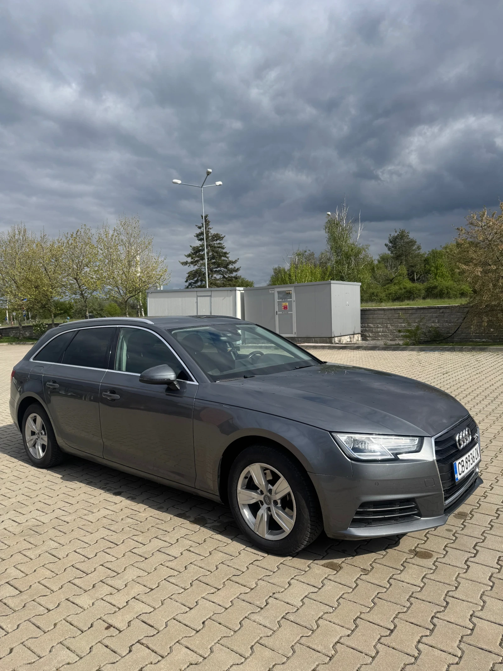 Audi A4 2.0 TDI, снимка 8 - Автомобили и джипове - 54381407