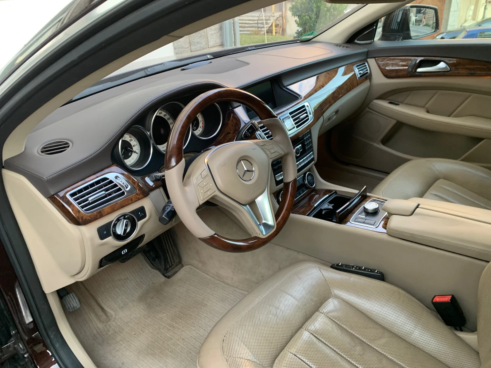 Mercedes-Benz CLS 350 Всички екстри, снимка 13 - Автомобили и джипове - 54729605